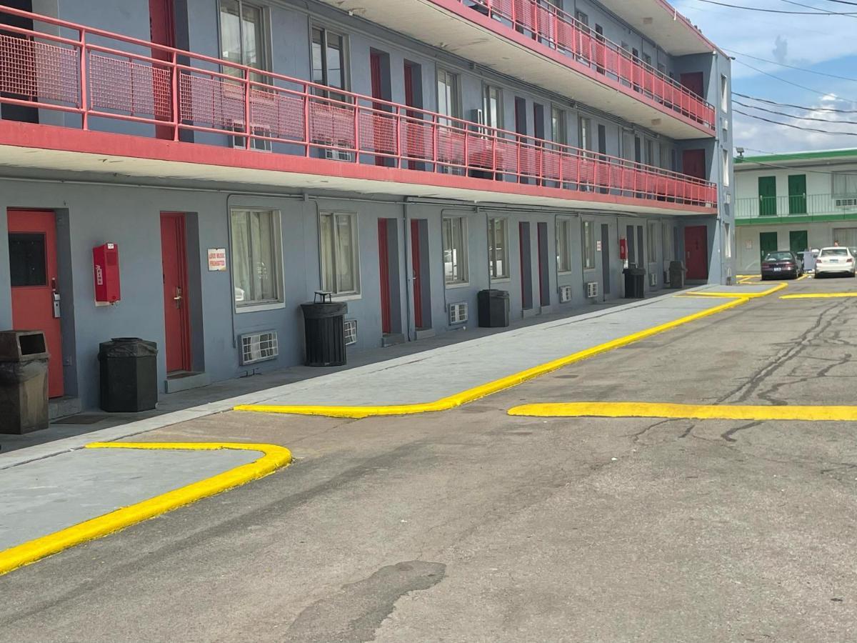 Budgetel Inn And Suites - Louisville Exterior foto